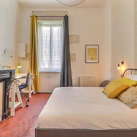Le Yellow - Central - Climatise Nimes Bagian luar foto
