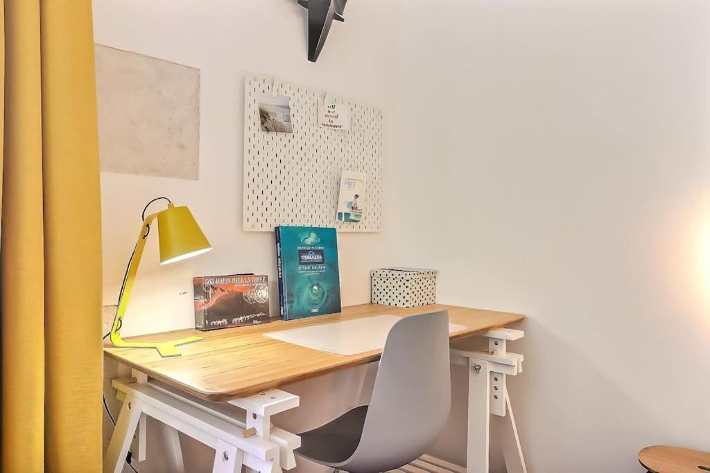 Le Yellow - Central - Climatise Nimes Bagian luar foto