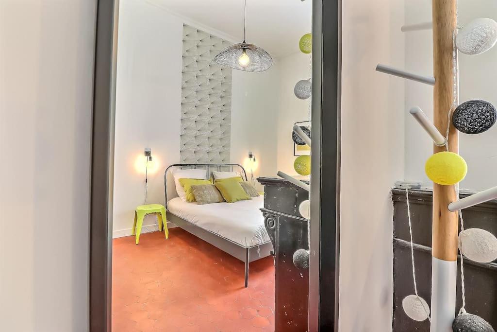Le Yellow - Central - Climatise Nimes Bagian luar foto