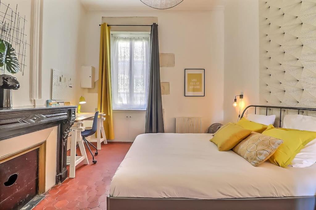 Le Yellow - Central - Climatise Nimes Bagian luar foto