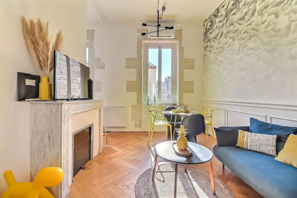 Le Yellow - Central - Climatise Nimes Bagian luar foto