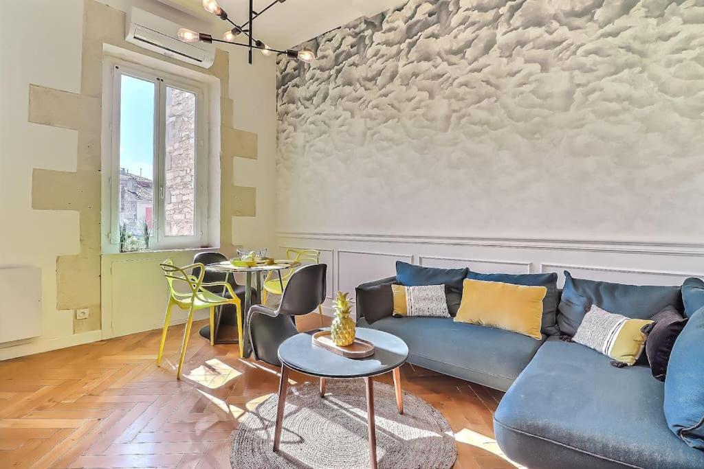Le Yellow - Central - Climatise Nimes Bagian luar foto